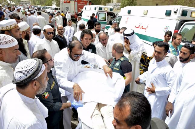 Kuwait Arrests Suspects in Mosque Attack, Mourns Martyrs