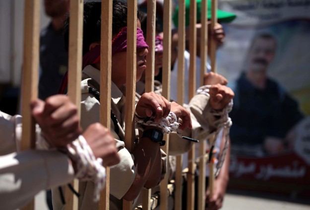 Palestine Marks Prisoner Day with 7,000 in Zionist Jails, Calls for Rage Day