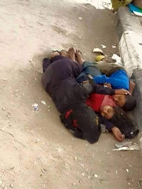 A Heart-Breaking Photo of Yemeni Family Displaced by Saudi-US Shelling