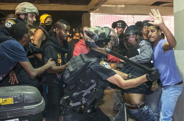 Protest over Zionist Police Brutality Turns Violent in Tel Aviv
