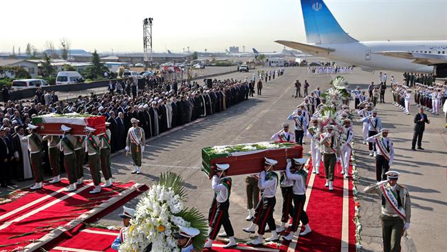 Plane Carrying 114 Iranian Victims of Mina Tragedy Lands in Tehran
