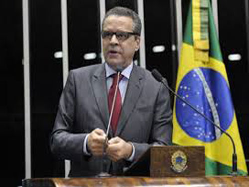 Brazil tourism minister Henrique Eduardo Alves 