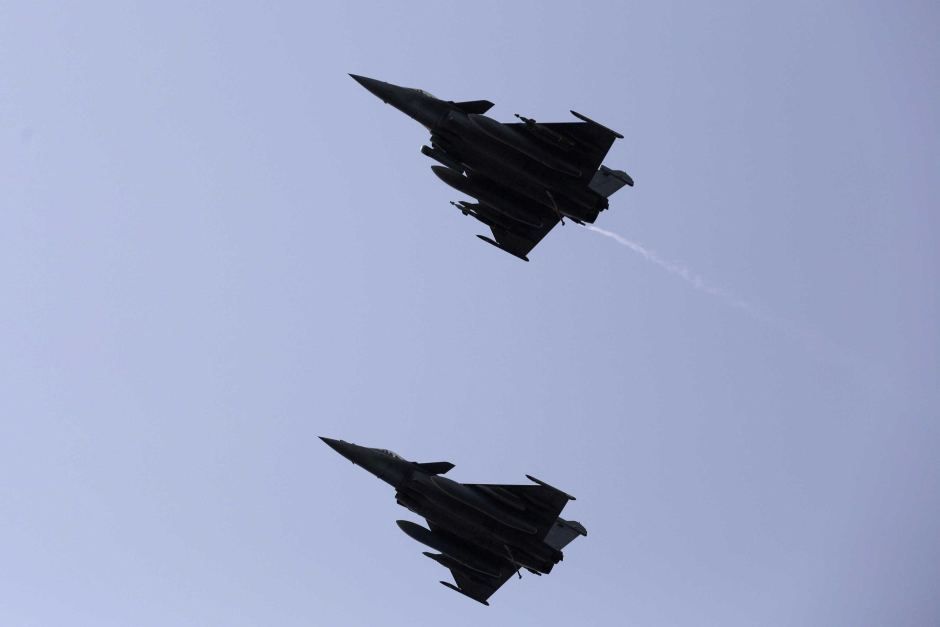 French Fighter Jets Strike ISIL Hub in Iraq