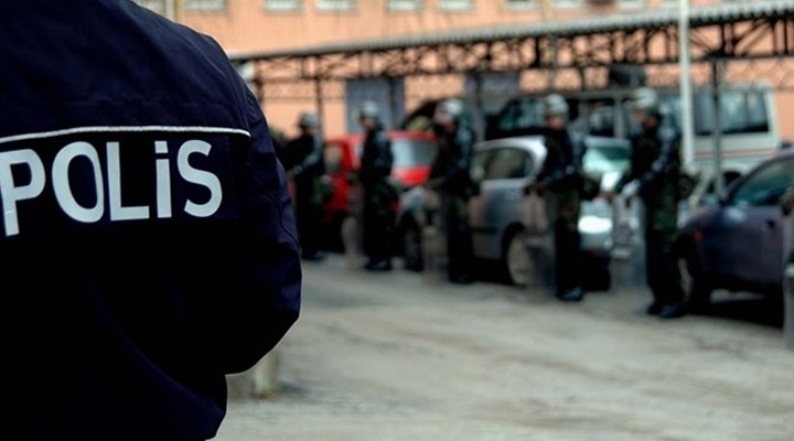 Turkish Police Seize Explosives, Suicide Belts on Borders with Syria