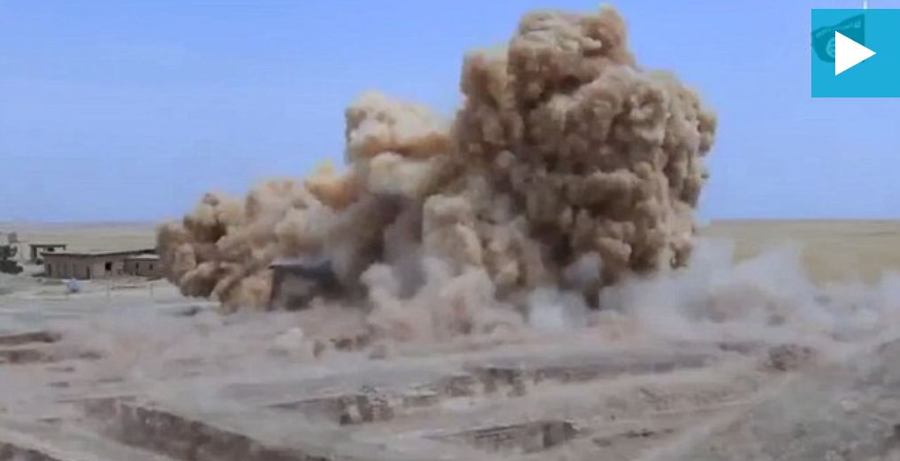 ISIL Demolishes Ancient Temple in Iraq, Hints at Destroying Pyramids