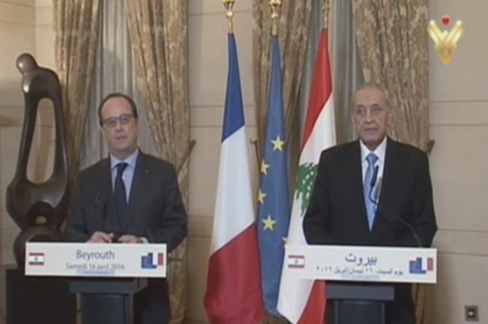 Hollande Arrives in Beirut, Meets Senior Officials (Updated)