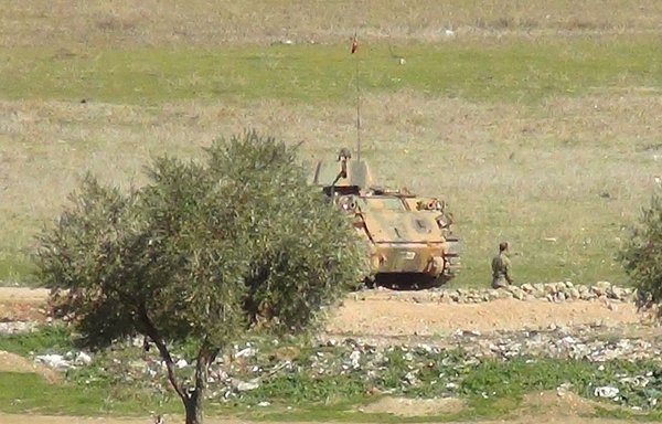 Turkish vehicles cross Syria border