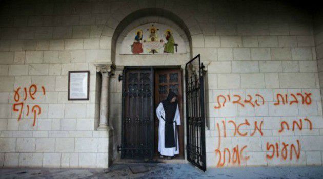 Zionist Settlers Vandalize Church in Al-Quds