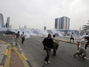 Bahrain Bloodshed: Five Martyrs, Saudi Tanks Aiding Police 
