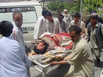 Pakistan Islamic Party Safe after Bomb Attack, 10 Killed
