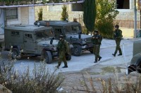 IOF erect checkpoints in Tulkarem, raid Bil’in Village