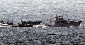 Israeli Navy Ceases Al-Karamah Ship, Steers Yacht toward Ashdod Port
