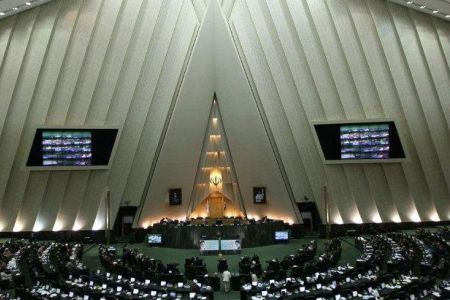 Iran MPs OK sanctions on US officials