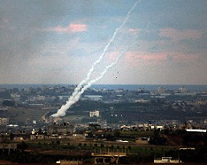 Palestinian Resistance Rocket Kills One Israeli, Injures 10

