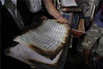 Settlers Burn Cars, Vandalize Mosque in Nablus Area
