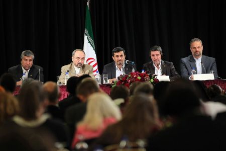 Ahmadinejad: Western Forces Threat to Security, Should Leave Gulf
