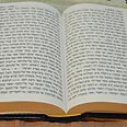 ’Israel’ Steals Eleven Holy Books from Syria