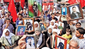 Palestinians Prepare to Receive Prisoner Heroes
