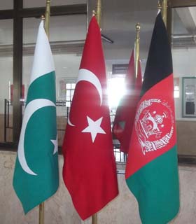 Turkey Hosts Meeting between Afghan, Pakistani Leaders
