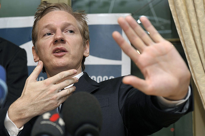 Freed WikiLeaks Founder Condemns ’Smear Campaign’
