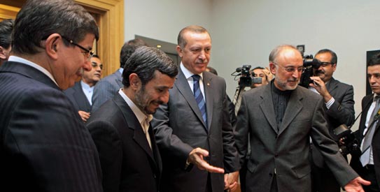 Ahmadinejad Joins Regional ECO Talks in Istanbul

