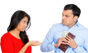 نصائح للتعامل مع الزوج البخيل