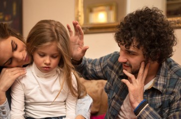 حتَّى الأطفال الرُضع يمكن أن تظهر عليهم علامات مرتبطة باكتئاب وقلق في وقتٍ لاحق