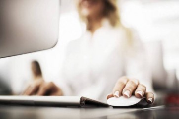 إن كنت تستخدم الكمبيوتر لمدة طويلة.. إحذر هذا المرض الذي يصيب يدك!