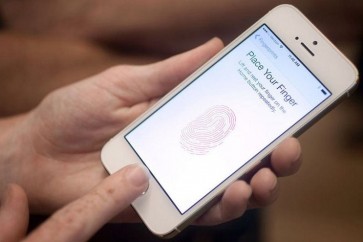 باحثون: حساسات بصمات الأصابع على الهواتف ليست آمنة بالقدر الذي تعتقده