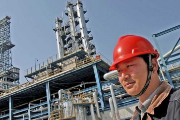 مصافي الصين النفطية المستقلة تتجه لإبطاء وتيرة شراء الخام وسط فائض في المخزونات