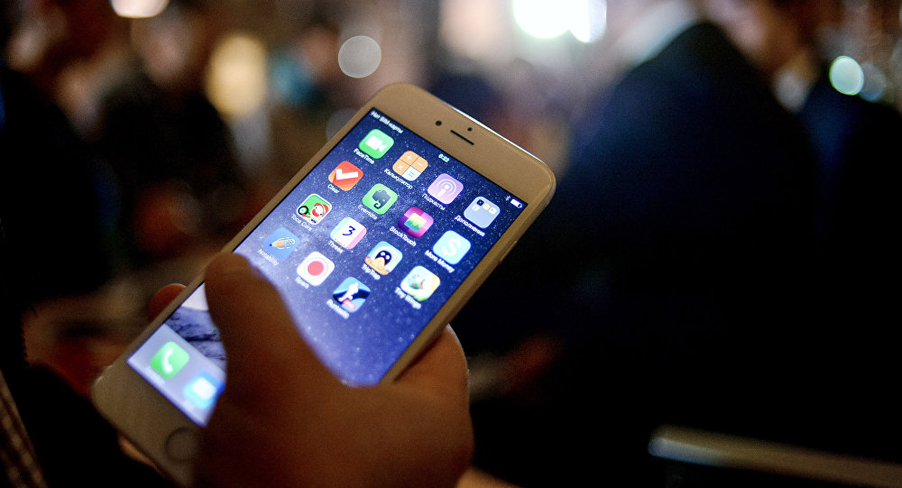 اختراع مادة خارقة تمنع تحطم شاشة الهاتف