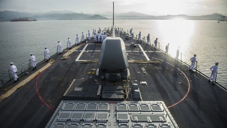 المدمرة "جون إس ماكين"