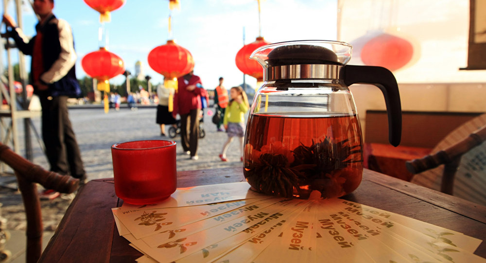 علماء يحذرون من تناول الشاي مع الحليب