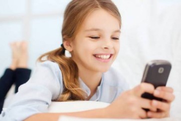 لماذا يجب تقليص وقت استخدام الأطفال للشاشات؟