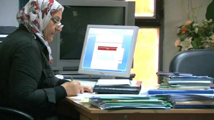 للأم العاملة.. هكذا تحقين التوازن بين مهنتك وعائلتك