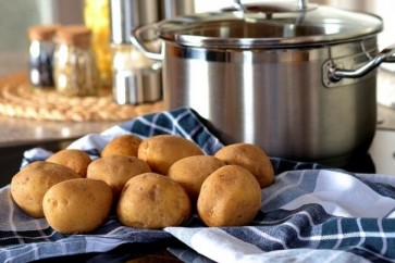 انتبه! أطعمة تتحول لسموم عند تسخينها