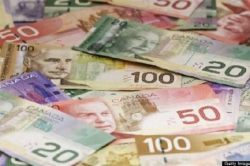 ارتفاع النفط يدعم الدولار الكندي والعملة الأمريكية تتراجع