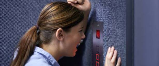 هكذا عليك أن تتصرَّف إذا هوى بك المصعد