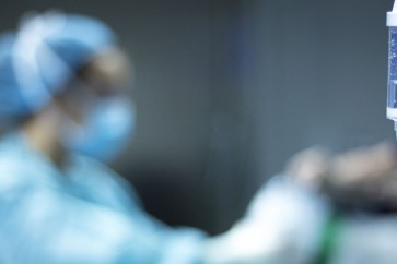 استخراج جسم غريب استقر في جسد مريض عربي 34 عاما