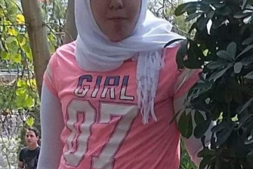 س