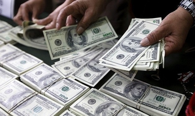 خبراء الاقتصاد: "الكاش" أفضل استثمار بالعالم حاليا