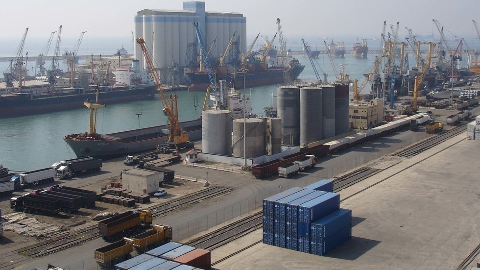 5cee7d3495a59749298b45ce