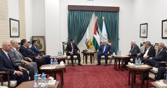 عباس والوفد المصري111