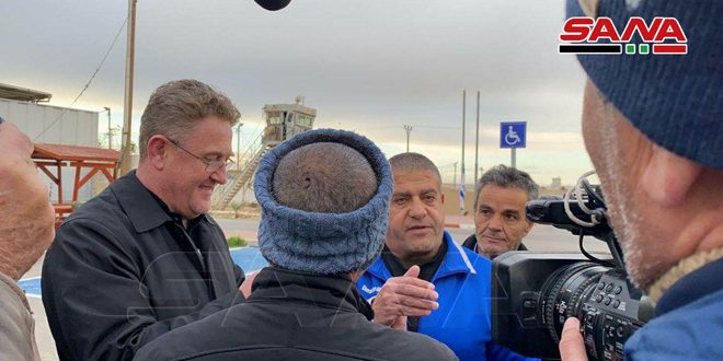 الأسير المقت يفكّ قيده دون شرط