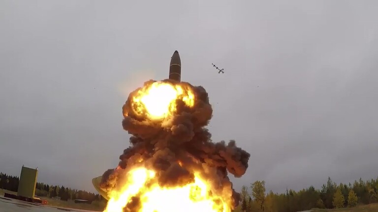 تجربة إطلاق صاروخ توبول البالستي العابر للقارات