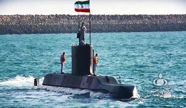 للمرة الأولى.. الغواصة الايرانية "فاتح" تطلق طوربيداً خلال مناورات "الاقتدار البحري 99"