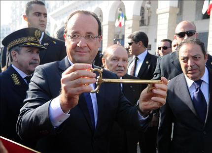Hollande affirme ne pas être venu en Algérie faire 
