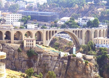 Une délégation juive en visite en Algérie, sous couvert de tourisme

 
