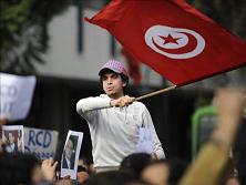 Tunisie: l’opposition critique la décision d’expulser l’ambassadeur syrien