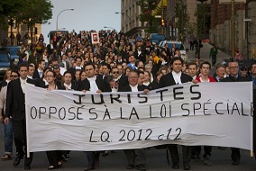 Manifestation en toge contre la loi spéciale à Montréal